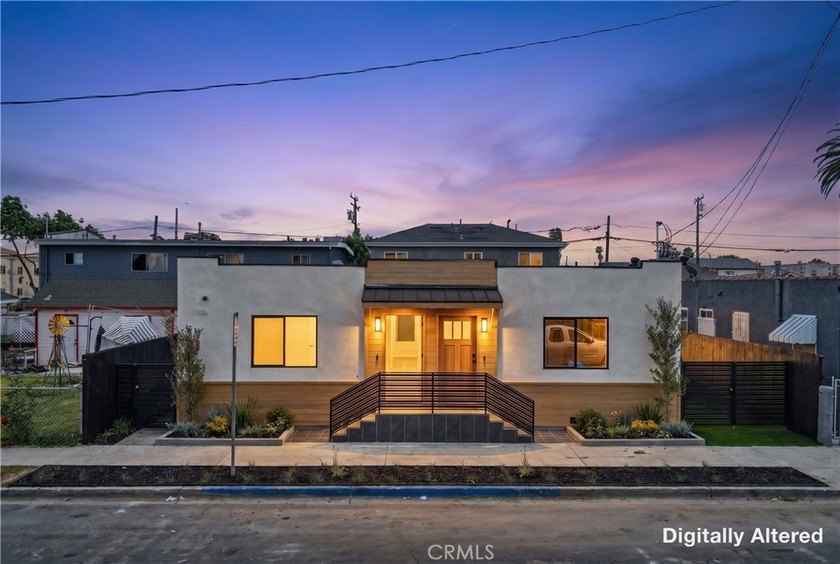 Welcome to 846 N Washington Pl, a versatile and well-located - Beach Townhome/Townhouse for sale in Long Beach, California on Beachhouse.com