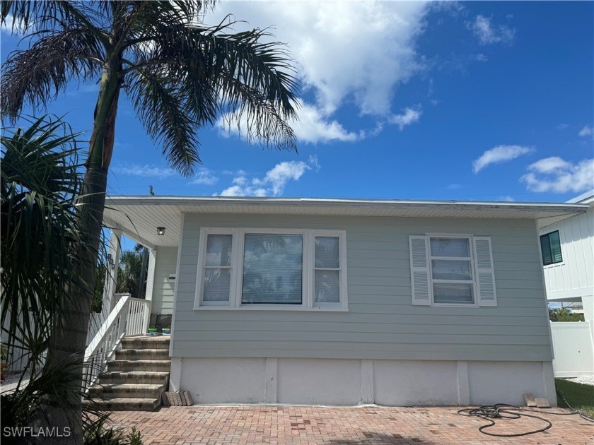 Charming tropical beach cottage that is raised off the ground! - Beach Home for sale in Fort Myers Beach, Florida on Beachhouse.com