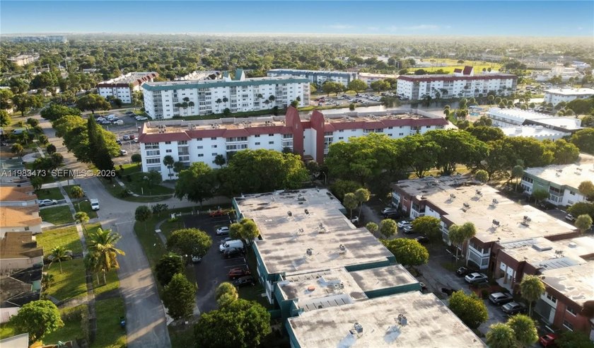 Spacious 1-bedroom, 1-bath condo in a desirable 55+ community! - Beach Condo for sale in Lauderhill, Florida on Beachhouse.com