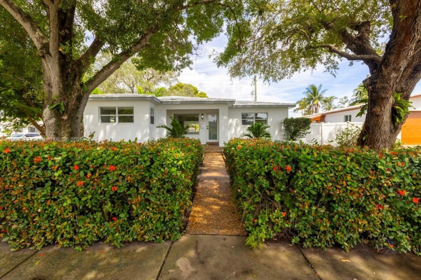Beautifully renovated home in Dania Beach! This 3BR/3BA property - Beach Home for sale in Dania, Florida on Beachhouse.com