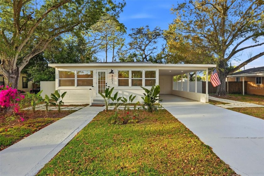This RARE St. Pete DUPLEX screams QUALITY!!! Property offers a - Beach Townhome/Townhouse for sale in St. Petersburg, Florida on Beachhouse.com