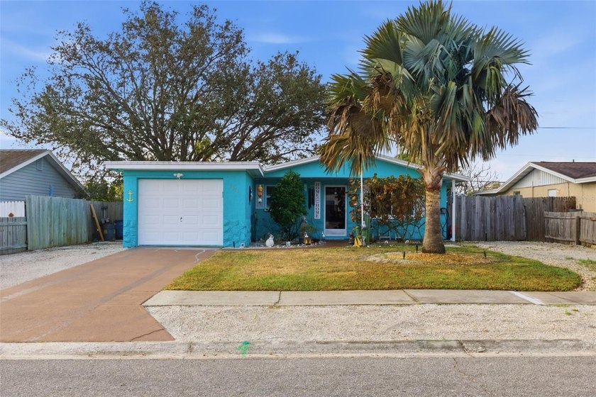 Under contract-accepting backup offers. Charming 3-Bedroom Home - Beach Home for sale in Tarpon Springs, Florida on Beachhouse.com