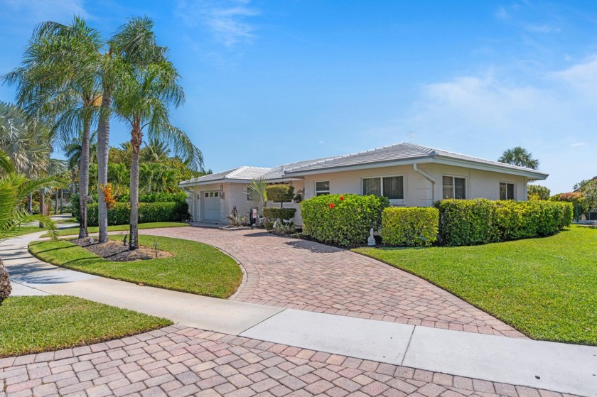 ABSOLUTELY GORGEOUS WATERFRONT ESTATE | BACKYARD OVERLOOKING - Beach Home for sale in Boca Raton, Florida on Beachhouse.com