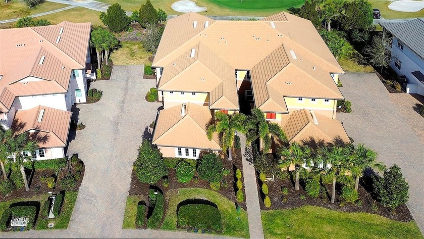 Welcome to this well appointed 3 bedroom, 2 full bath golf - Beach Condo for sale in Bradenton, Florida on Beachhouse.com