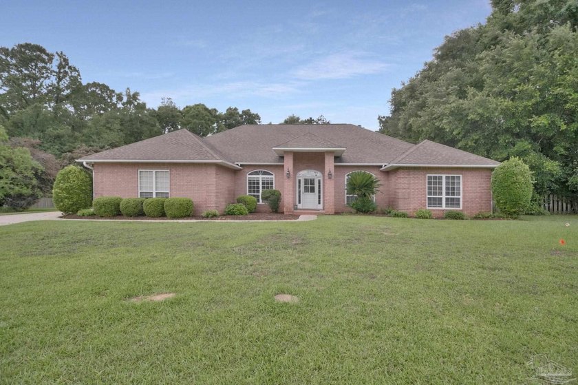 Welcome to the highly coveted Stonebrook Village Golf Course - Beach Home for sale in Pace, Florida on Beachhouse.com