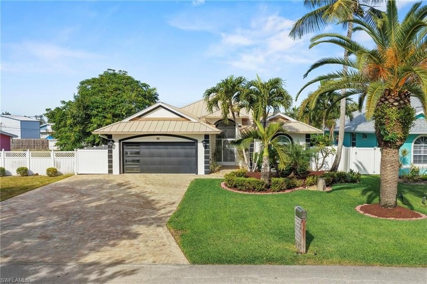Welcome to this stunning property in Bonita Shores, nestled in - Beach Home for sale in Bonita Springs, Florida on Beachhouse.com