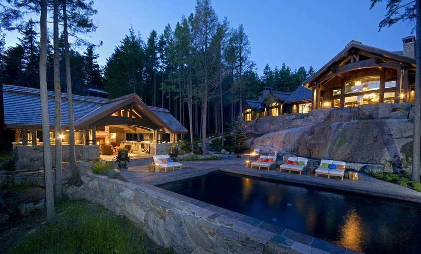 Monumental residence overlooking Lac Tremblant in - Beach Home for sale in Mont-Tremblant, Quebec on Beachhouse.com