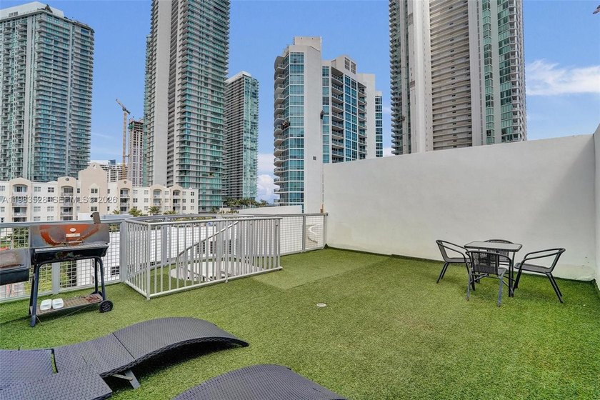 NO RENTAL RESTRICTIONS - exceptional investment opportunity! - Beach Condo for sale in Miami, Florida on Beachhouse.com