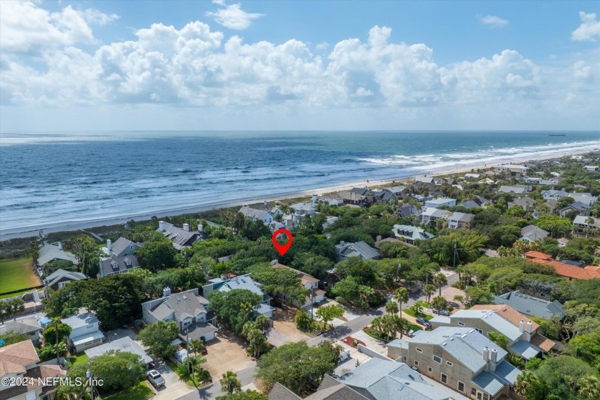 Live the beachside lifestyle in this beautifully REFRESHED - Beach Townhome/Townhouse for sale in Atlantic Beach, Florida on Beachhouse.com