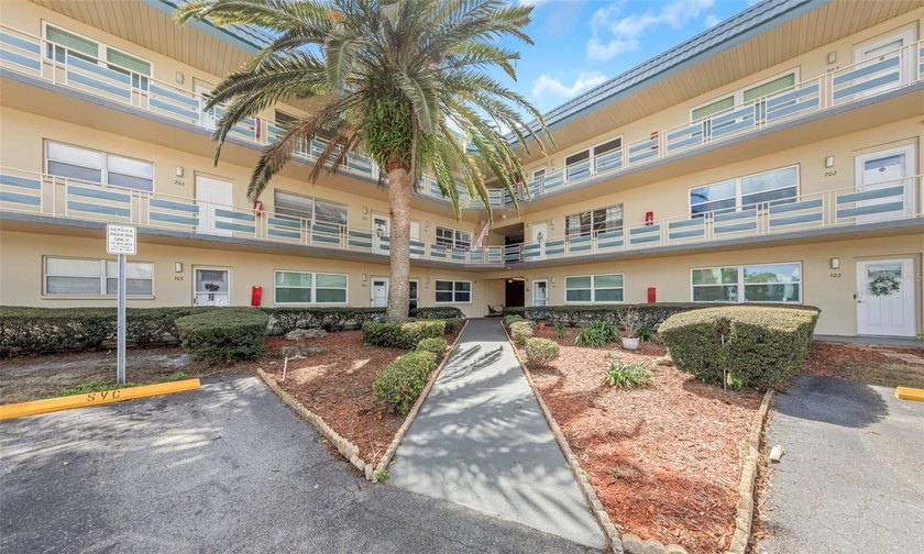 OPPORTUNITY - Priced to sell, this second-floor unit in the - Beach Condo for sale in St. Petersburg, Florida on Beachhouse.com