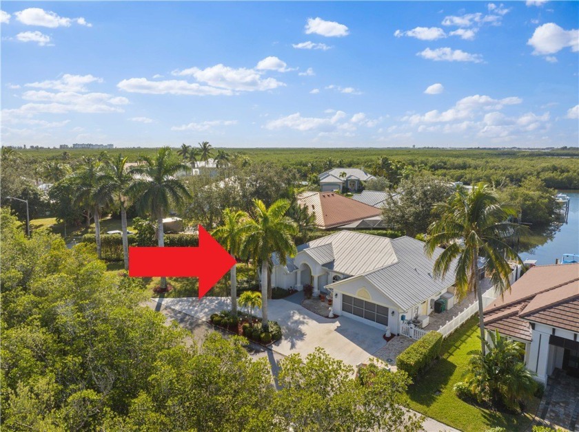 Island living!Custom CBS-built 3/3 ranch nestled prestigious - Beach Home for sale in Hutchinson Island, Florida on Beachhouse.com