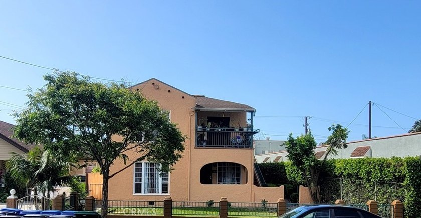 California Spanish Style in historic craftsman style - Beach Apartment for sale in Long Beach, California on Beachhouse.com