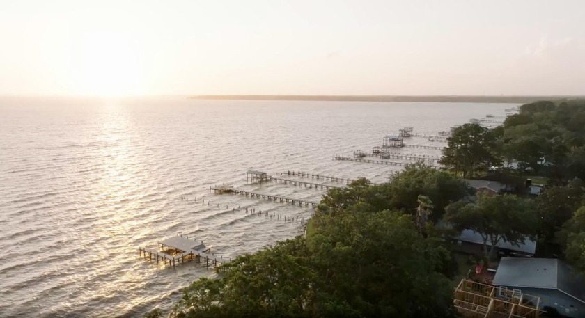 Discover the perfect waterfront lot on the Choctawhatchee Bay - Beach Lot for sale in Freeport, Florida on Beachhouse.com