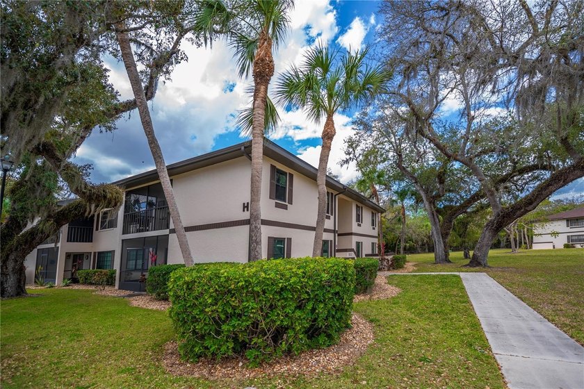 Now Easy to Show! THIS IS A MUST SEE! You won't be disappointed! - Beach Condo for sale in Port Charlotte, Florida on Beachhouse.com