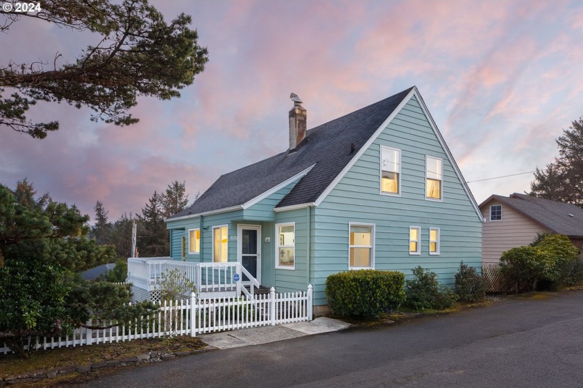 Nestled in a serene cul-de-sac neighborhood, this classic Oregon - Beach Home for sale in Lincoln City, Oregon on Beachhouse.com