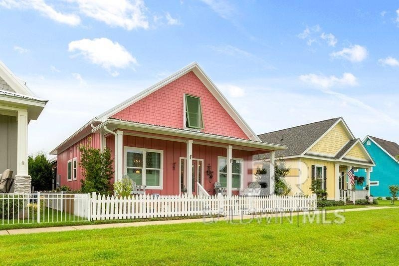 Charming Cottage-Style Home in Cottages on the Greene. Welcome - Beach Home for sale in Foley, Alabama on Beachhouse.com