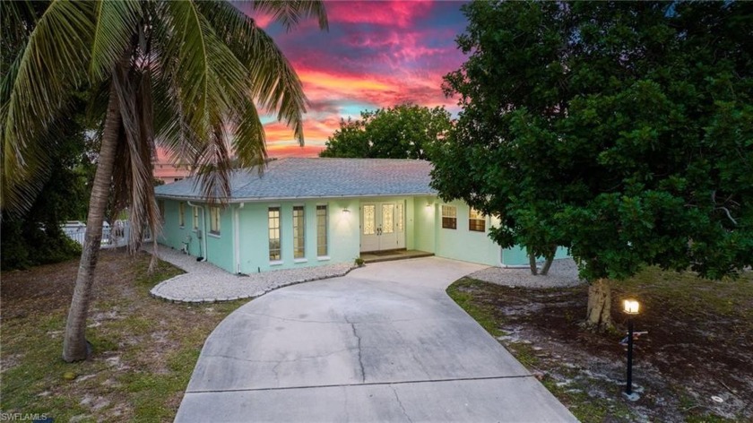 Welcome to a serene waterfront paradise, nestled in the heart of - Beach Home for sale in Naples, Florida on Beachhouse.com