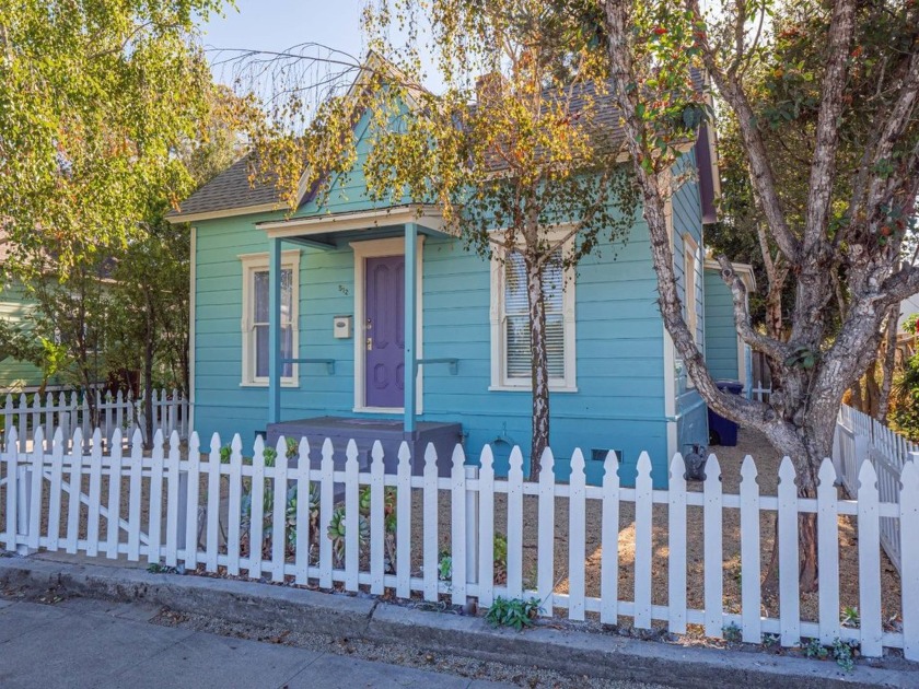 This charming bungalow on the West Side of Santa Cruz is quite - Beach Home for sale in Santa Cruz, California on Beachhouse.com