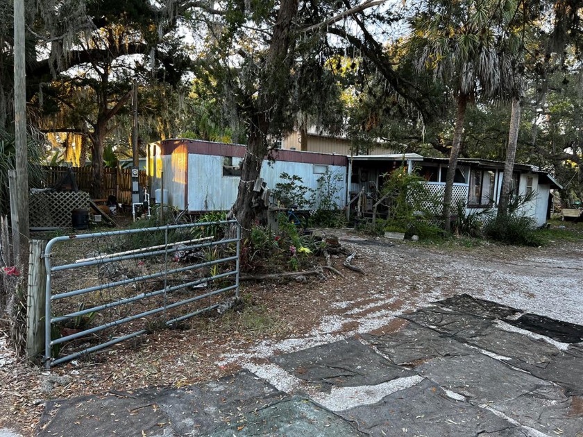 If you're looking to live close to the school or operate a - Beach Home for sale in Cedar Key, Florida on Beachhouse.com