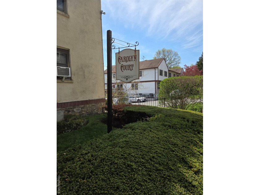 Welcome to this bright studio co-op, perfectly situated on the - Beach Lot for sale in Mamaroneck, New York on Beachhouse.com