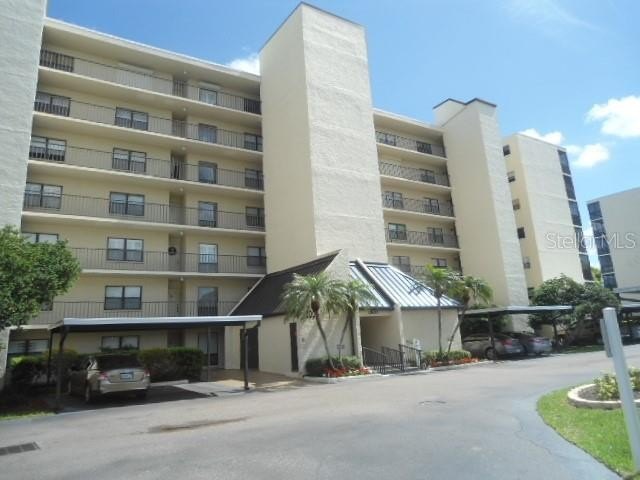 Move-in ready two bedroom two bath, 4th floor condo located in - Beach Condo for sale in Clearwater, Florida on Beachhouse.com