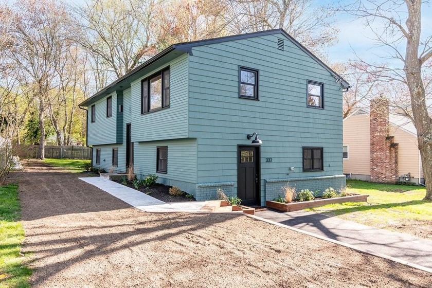 This nicely renovated home has been completely remodeled to - Beach Home for sale in Warwick, Rhode Island on Beachhouse.com