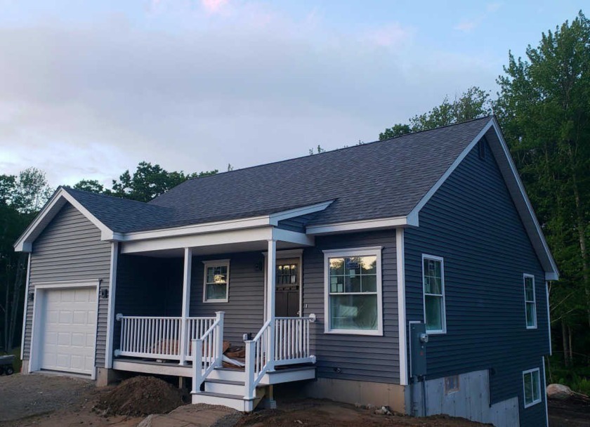 Dreaming of clean, crisp, Coastal living? Dream no more! Just - Beach Home for sale in Saco, Maine on Beachhouse.com