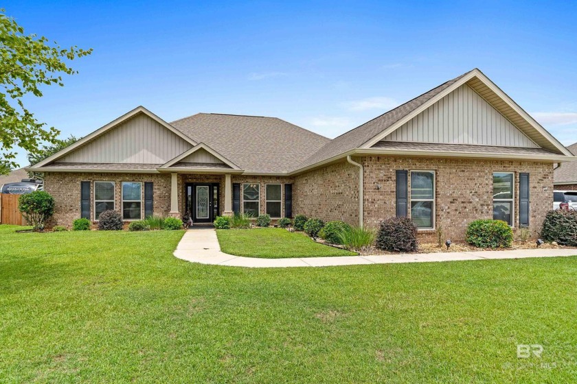 Now vacant, this residence is priced to sell and ready for - Beach Home for sale in Foley, Alabama on Beachhouse.com