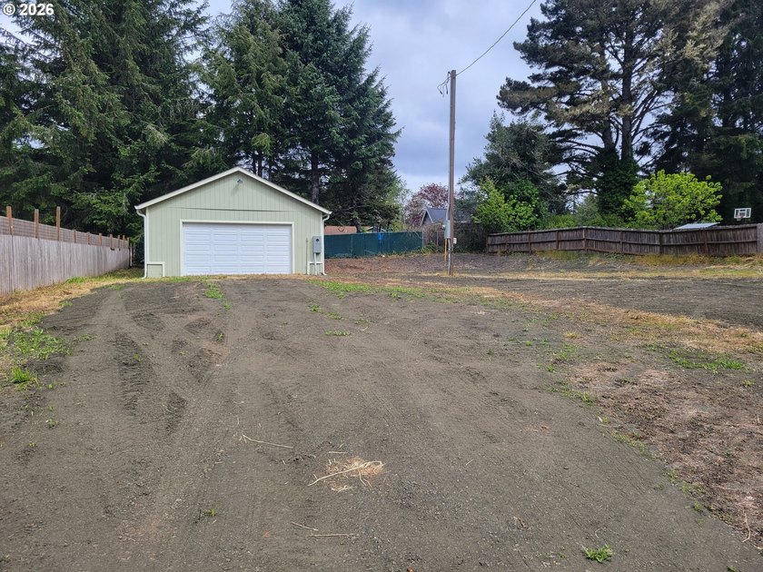 32-acre lot with 25x30 shop for storage or workspace. concrete - Beach Lot for sale in Coos Bay, Oregon on Beachhouse.com