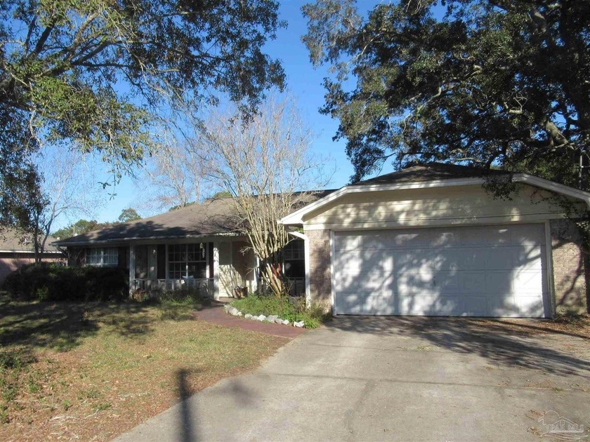 A great location for a family! A great neighborhood right off - Beach Home for sale in Pensacola, Florida on Beachhouse.com