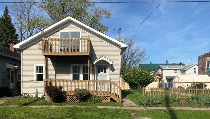 Take advantage of this great opportunity that could be used as a - Beach Home for sale in Erie, Pennsylvania on Beachhouse.com