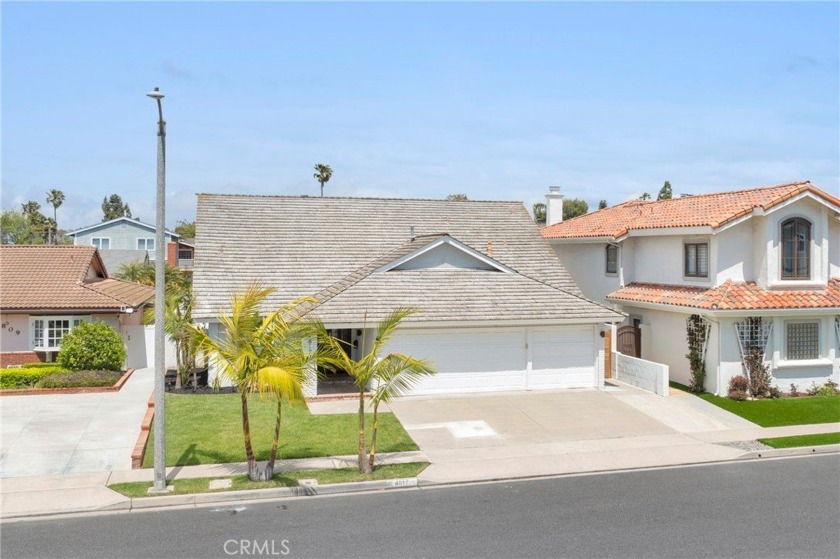 Welcome to a home that invites you to slow down, breathe deeply - Beach Home for sale in Seal Beach, California on Beachhouse.com