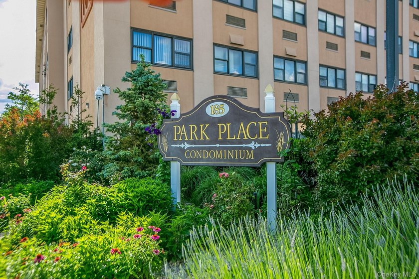 Don't miss this extremely unique, freshly painted 2 bedroom/ 2 - Beach Condo for sale in Long Beach, New York on Beachhouse.com