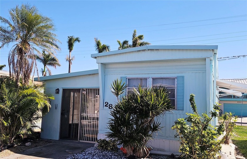 Welcome to Paradise Bay Estates! Seller is offering a fantastic - Beach Home for sale in Bradenton, Florida on Beachhouse.com