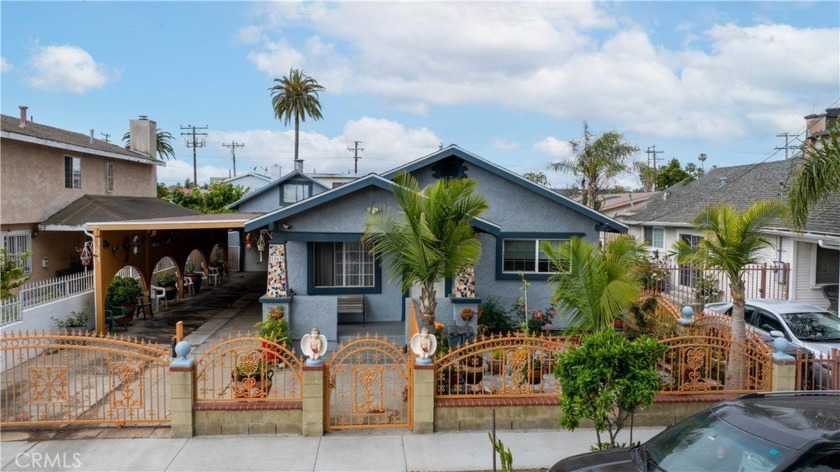 Welcome to 1843 and 1849 Cerritos Avenue, a charming duplex - Beach Townhome/Townhouse for sale in Long Beach, California on Beachhouse.com