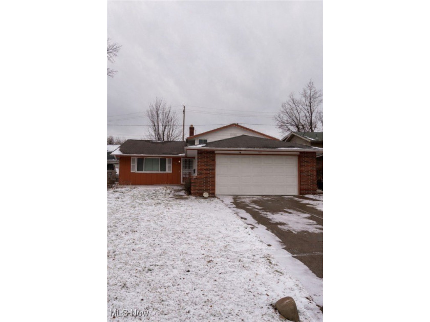 This well maintained home is currently tenant occupied, with a - Beach Home for sale in Cleveland, Ohio on Beachhouse.com