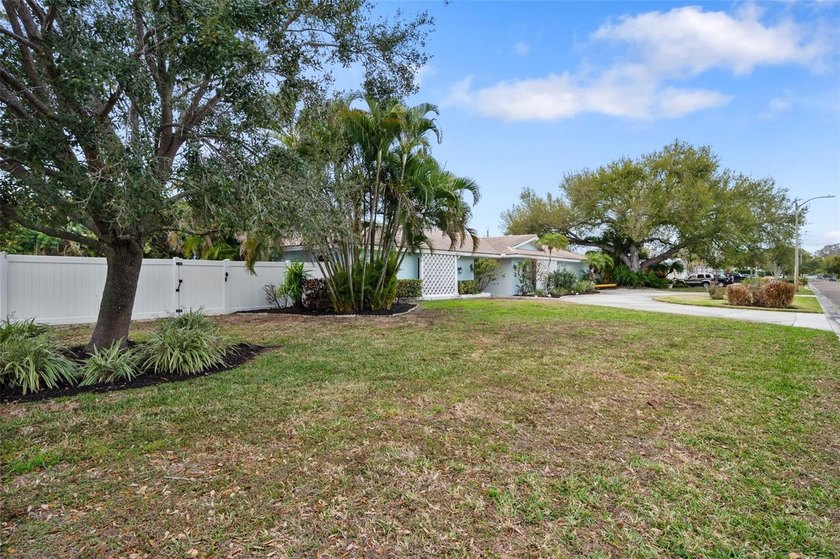 Under contract-accepting backup offers. SPACE, PRIVACY & FLORIDA - Beach Home for sale in St. Petersburg, Florida on Beachhouse.com
