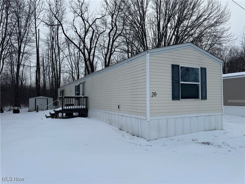 Welcome to this charming 3-bedroom, 2-bath mobile home located - Beach Home for sale in Madison, Ohio on Beachhouse.com