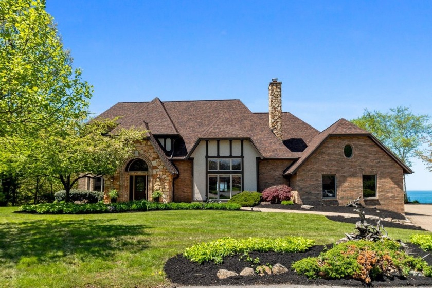 Enjoy breathtaking Lake Erie sunrise & sunset views, unmatched - Beach Home for sale in Erie, Pennsylvania on Beachhouse.com