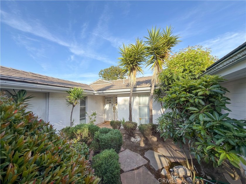 Welcome to a rare, private single-story estate in gated Rolling - Beach Home for sale in Rolling Hills, California on Beachhouse.com