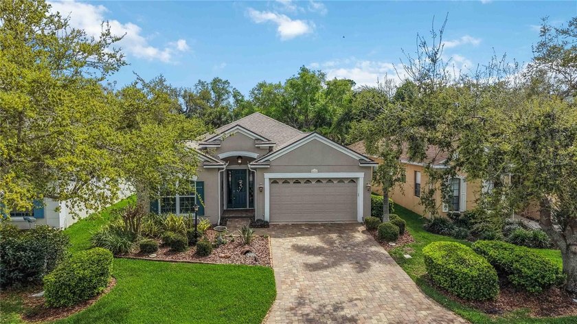 This beautifully maintained single-story home, built by Bruce - Beach Home for sale in University Park, Florida on Beachhouse.com