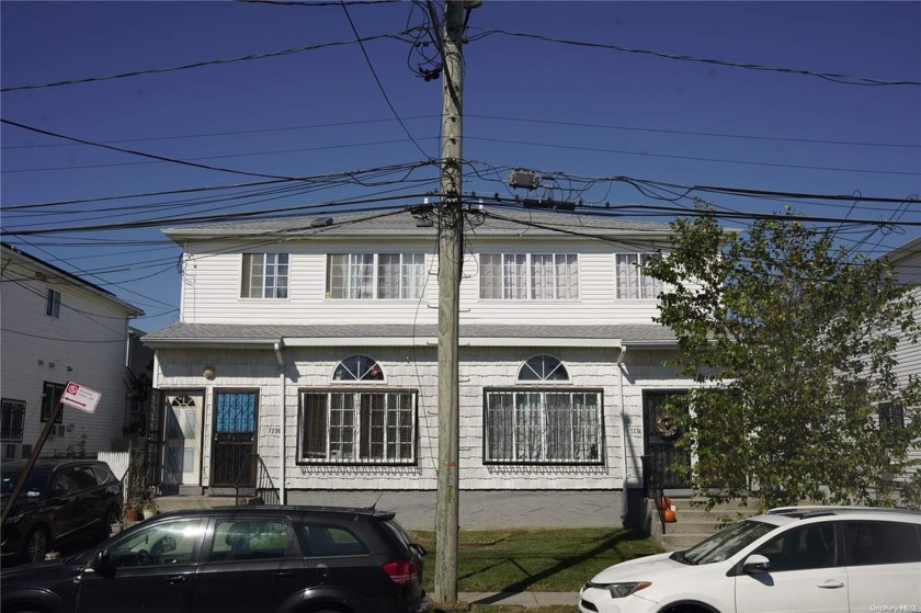 Welcome to 72-36 Almeda Ave in Arverne, NY, we have a charming - Beach Townhome/Townhouse for sale in New York, New York on Beachhouse.com