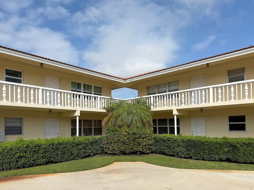 Charming and rarely available 2-bedroom, 2-bath condo in the - Beach Condo for sale in Boynton Beach, Florida on Beachhouse.com