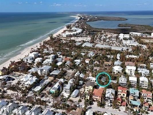 Situated mid-street on Wightman Lane, this prime location offers - Beach Home for sale in Captiva, Florida on Beachhouse.com