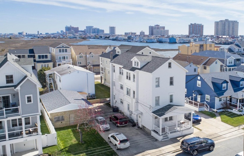 TWO LOTS! Unique Triplex(211 N Suffolk 32x80 lot) and 4 CAR - Beach Townhome/Townhouse for sale in Ventnor, New Jersey on Beachhouse.com