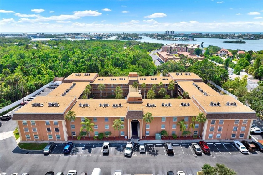Welcome to your new vacation lifestyle! This condo is located in - Beach Condo for sale in Largo, Florida on Beachhouse.com