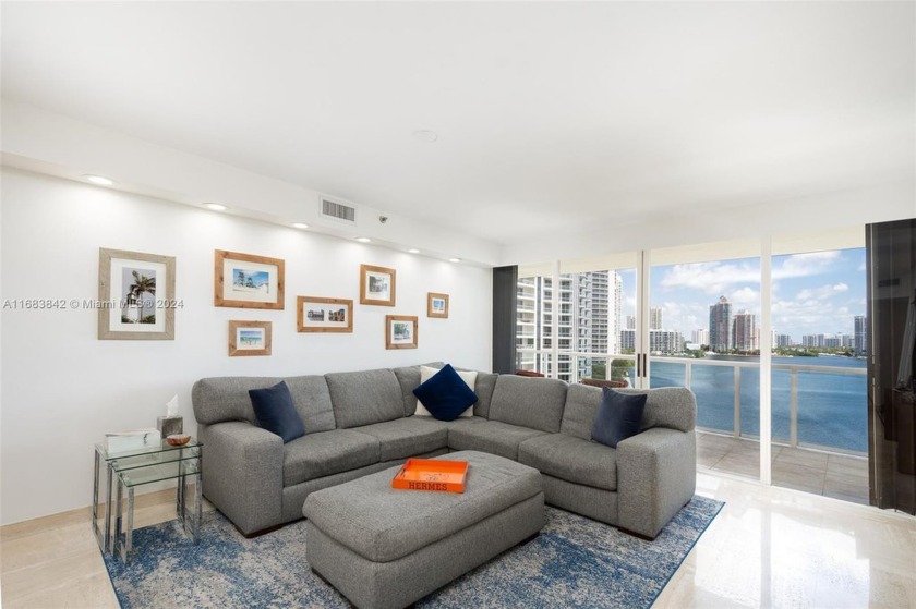 This luxurious 2-bedroom, 2-bath condo spans an impressive 1,840 - Beach Condo for sale in Aventura, Florida on Beachhouse.com