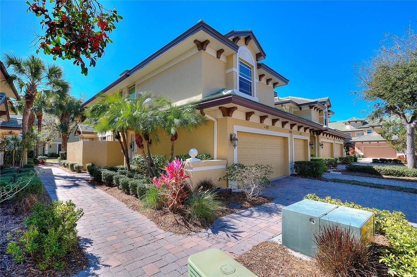 Location, location, location! Don't miss this opportunity to - Beach Condo for sale in Lakewood Ranch, Florida on Beachhouse.com