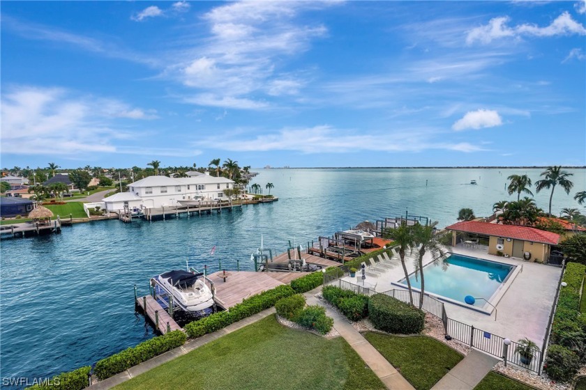 BOATERS PACKAGE! BEST RIVERS I UNIT VIEWS OF ALL! NEAR JAYCEE - Beach Condo for sale in Cape Coral, Florida on Beachhouse.com