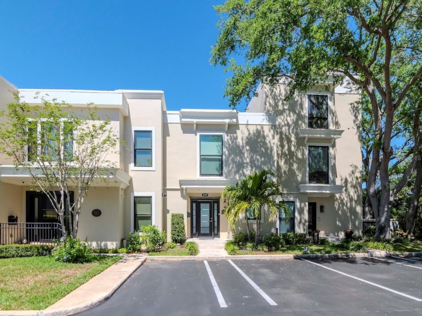 Welcome to luxury bayfront living at its finest! This stylish - Beach Condo for sale in Tampa, Florida on Beachhouse.com